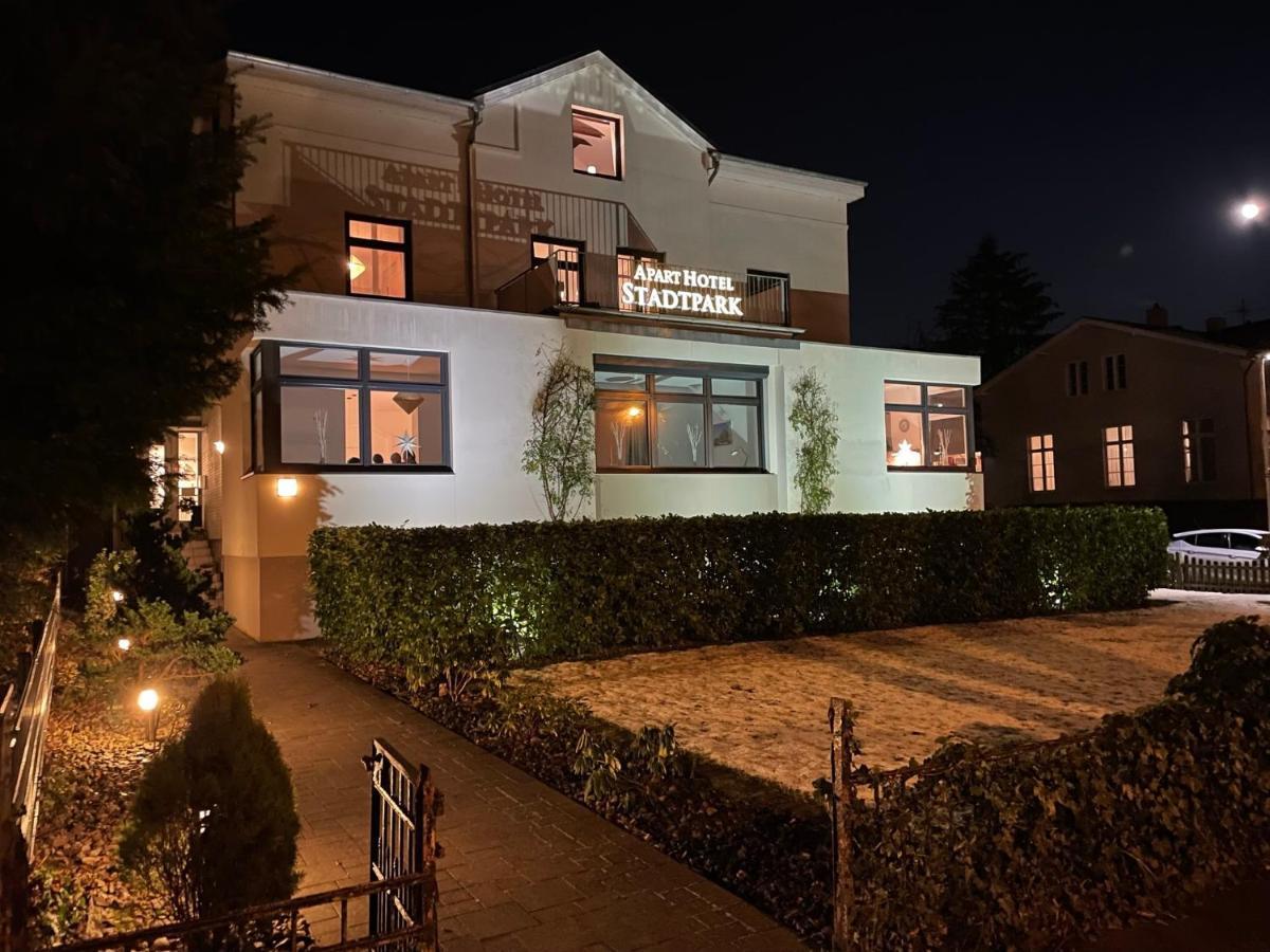Aparthotel Stadtpark Любек Экстерьер фото