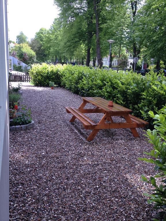Aparthotel Stadtpark Любек Экстерьер фото